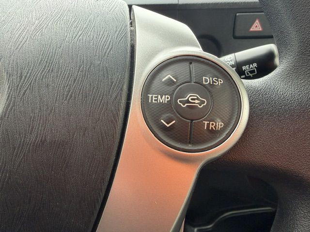 2012 Toyota Prius Image 16