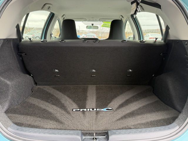 2012 Toyota Prius Image 18