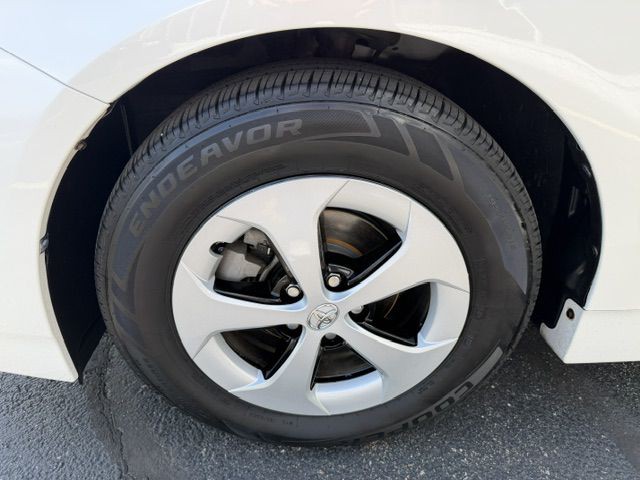 2015 Toyota Prius Image 7