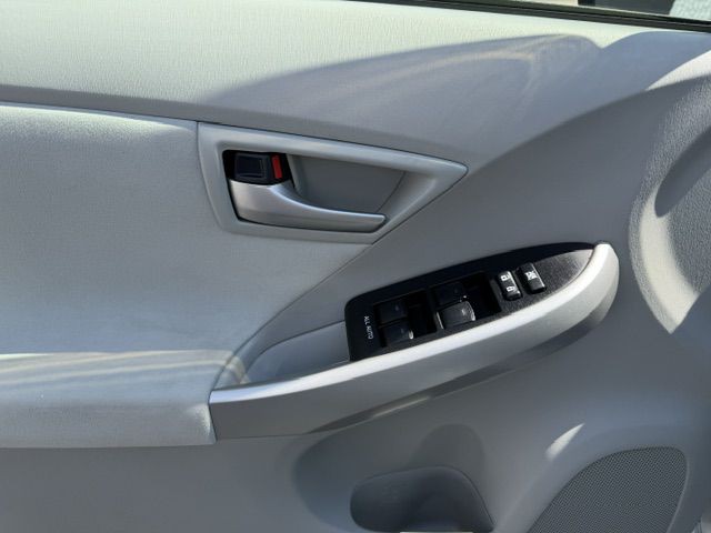 2015 Toyota Prius Image 9