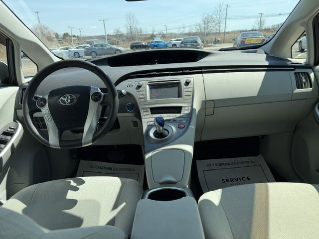 2015 Toyota Prius Image 11