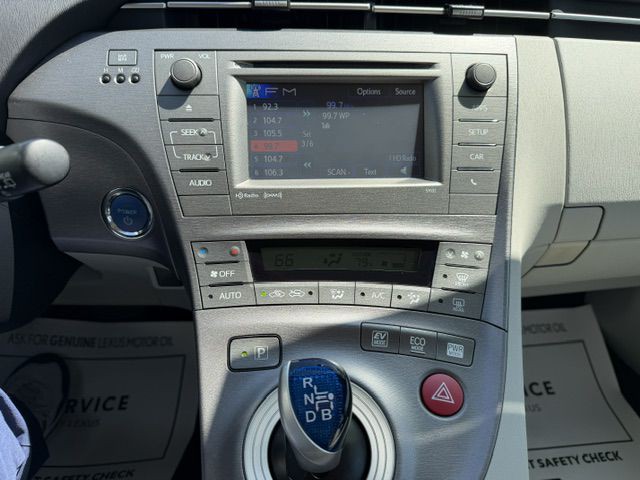 2015 Toyota Prius Image 15