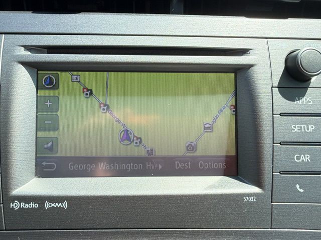 2015 Toyota Prius Image 16