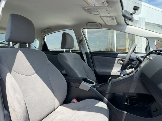 2015 Toyota Prius Image 13