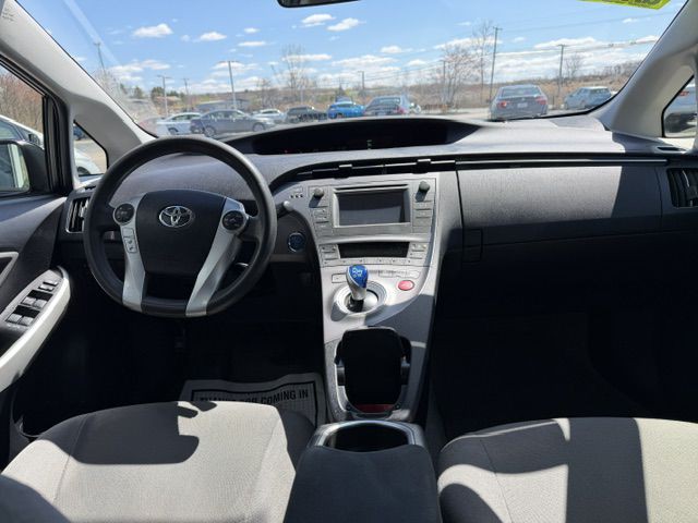 2015 Toyota Prius Image 11