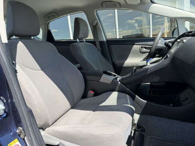 2015 Toyota Prius Image 13