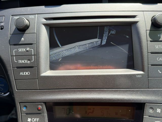 2015 Toyota Prius Image 16
