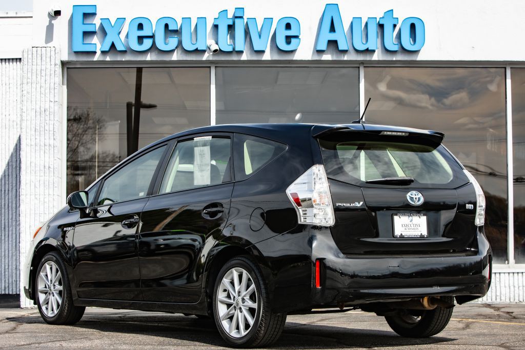 2012 Toyota Prius Image 5