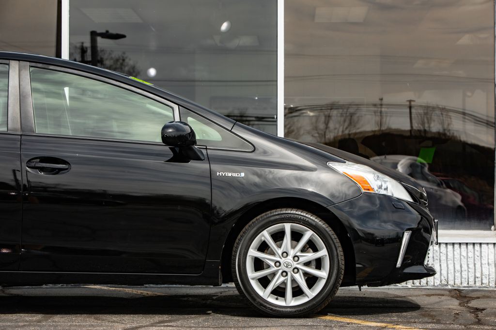 2012 Toyota Prius Image 10