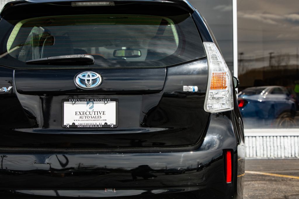 2012 Toyota Prius Image 14