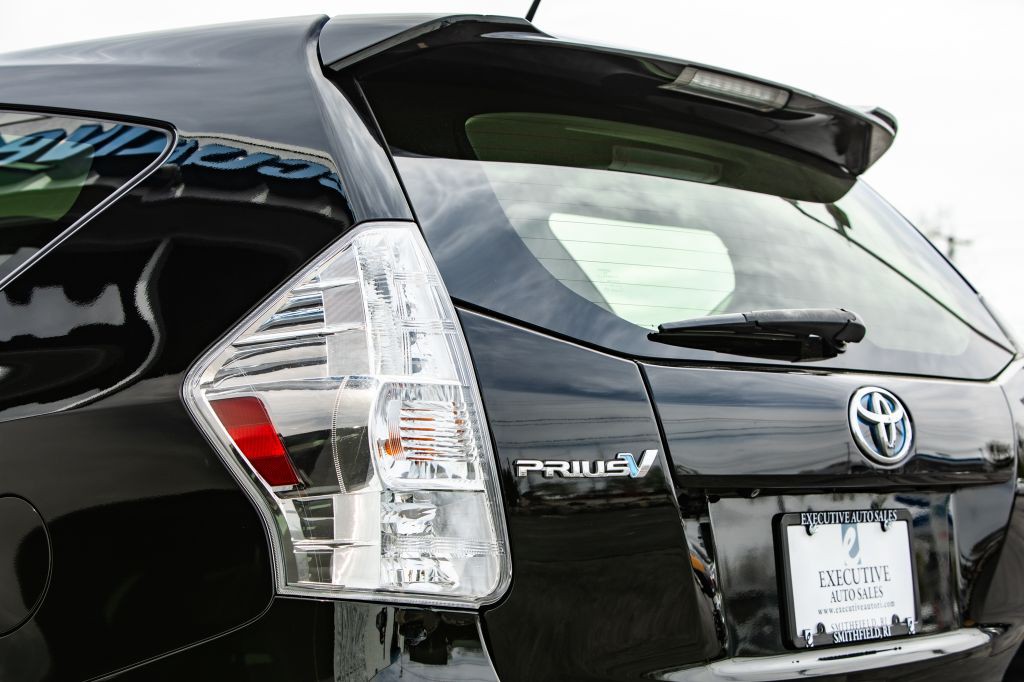 2012 Toyota Prius Image 16
