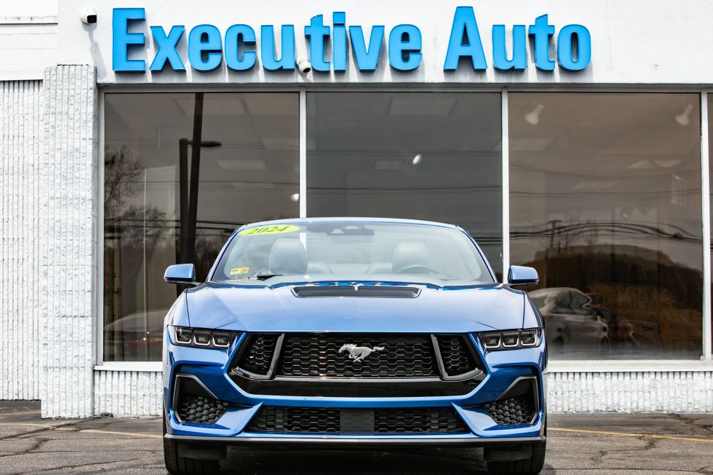2024 Ford Mustang Image 2