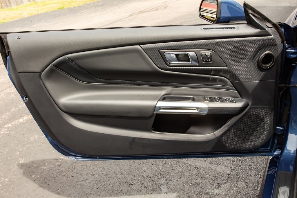 2024 Ford Mustang Image 24