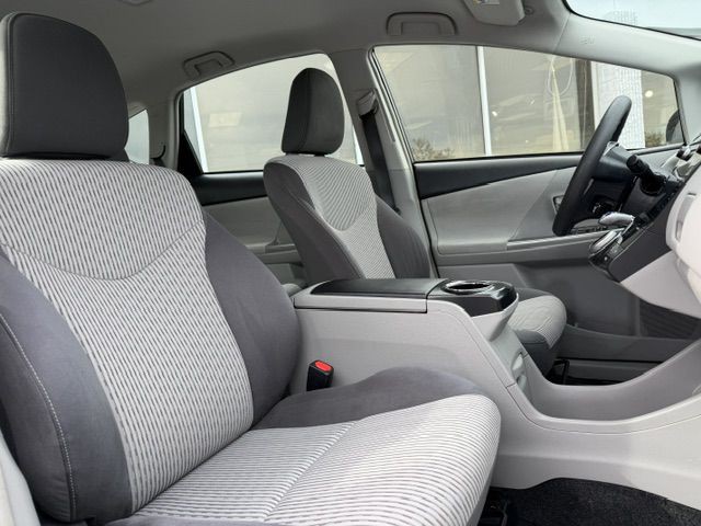 2017 Toyota Prius Image 13