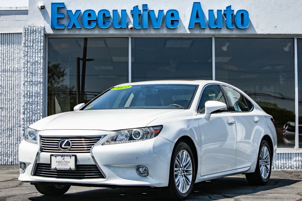 2013 Lexus ES Image 3