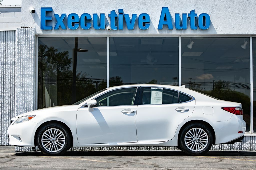 2013 Lexus ES Image 4