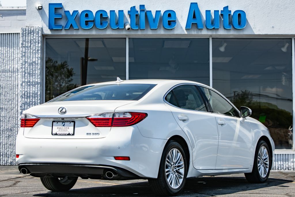 2013 Lexus ES Image 7