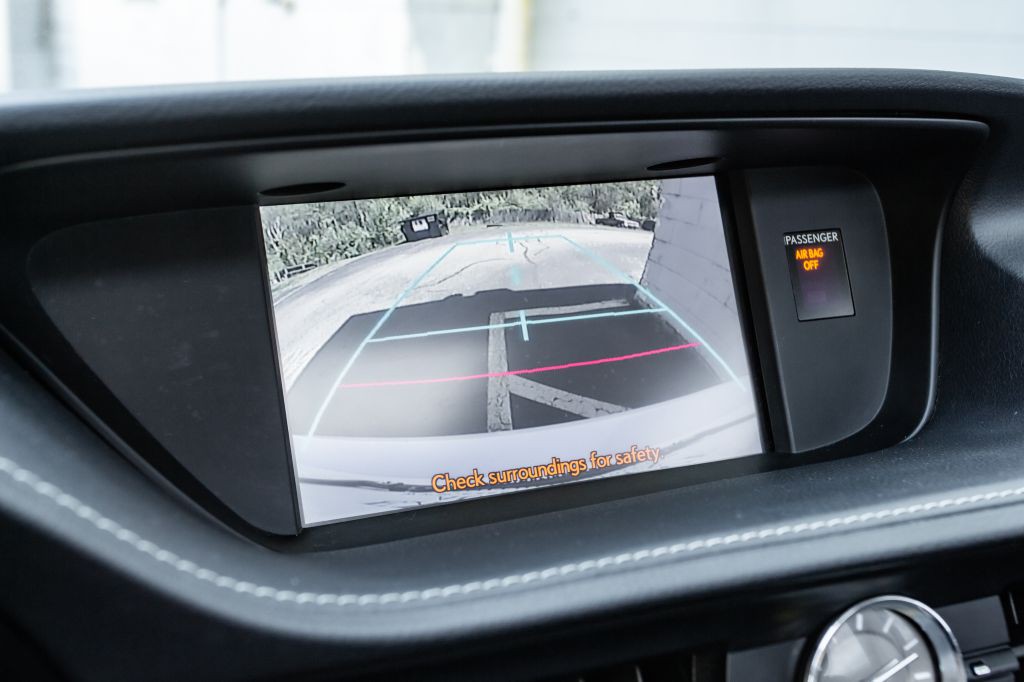 2013 Lexus ES Image 22