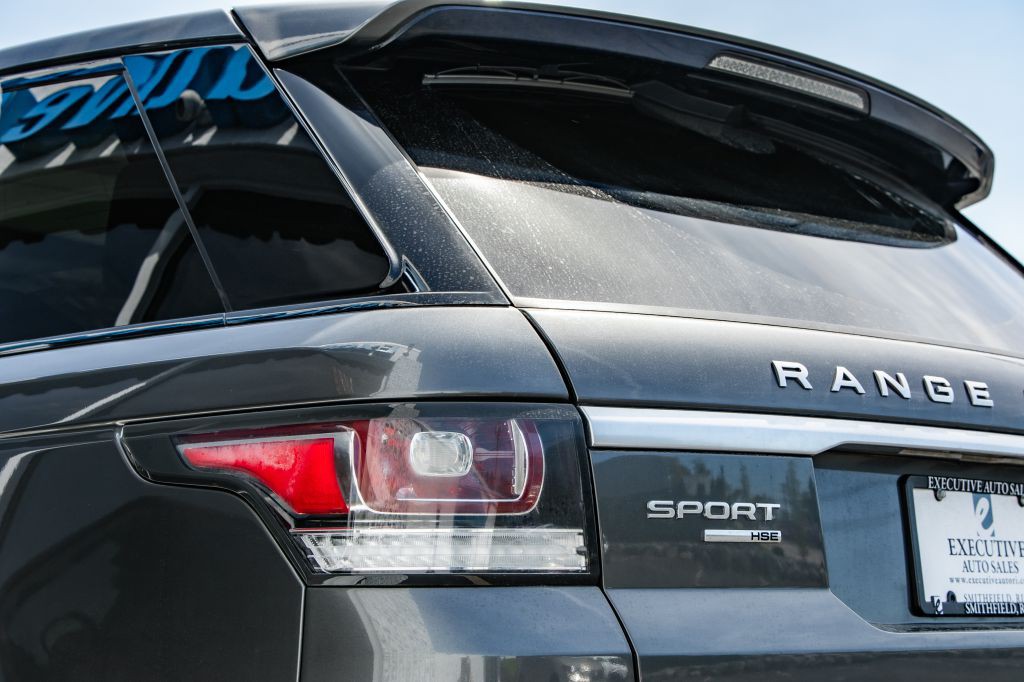 2015 Land Rover Range Rover Sport Image 16