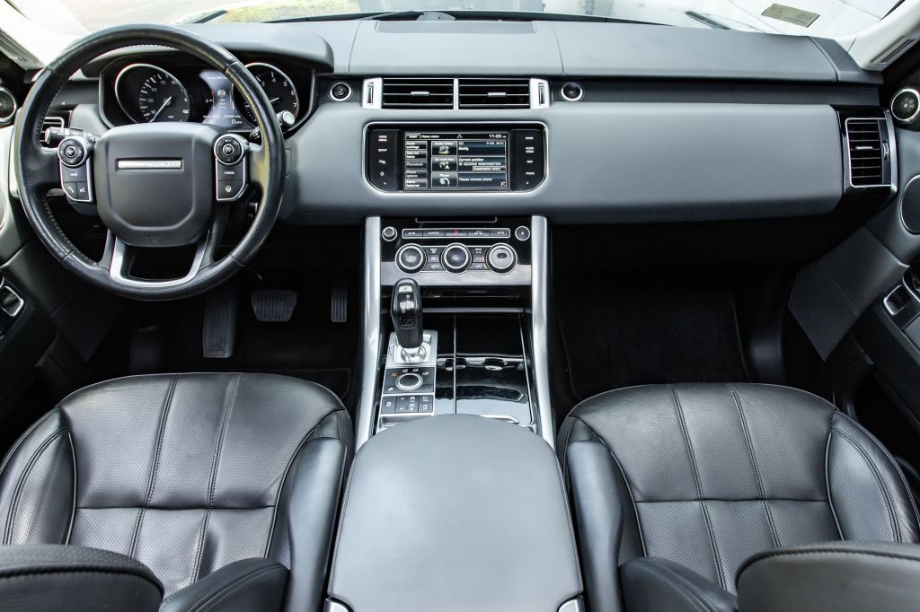 2015 Land Rover Range Rover Sport Image 18