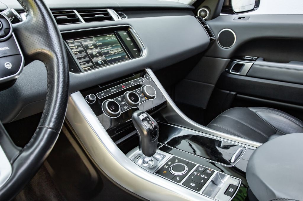 2015 Land Rover Range Rover Sport Image 23