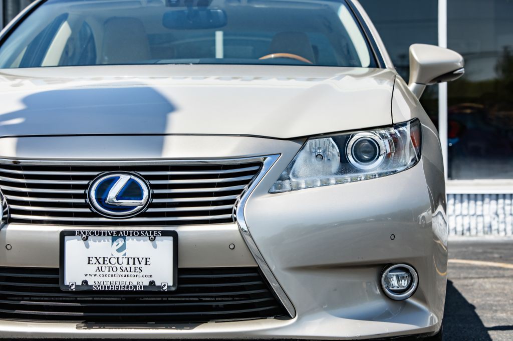 2015 Lexus ES Image 13