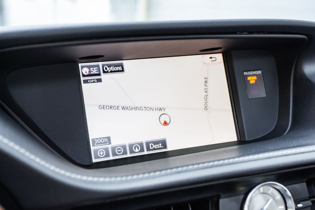 2015 Lexus ES Image 21