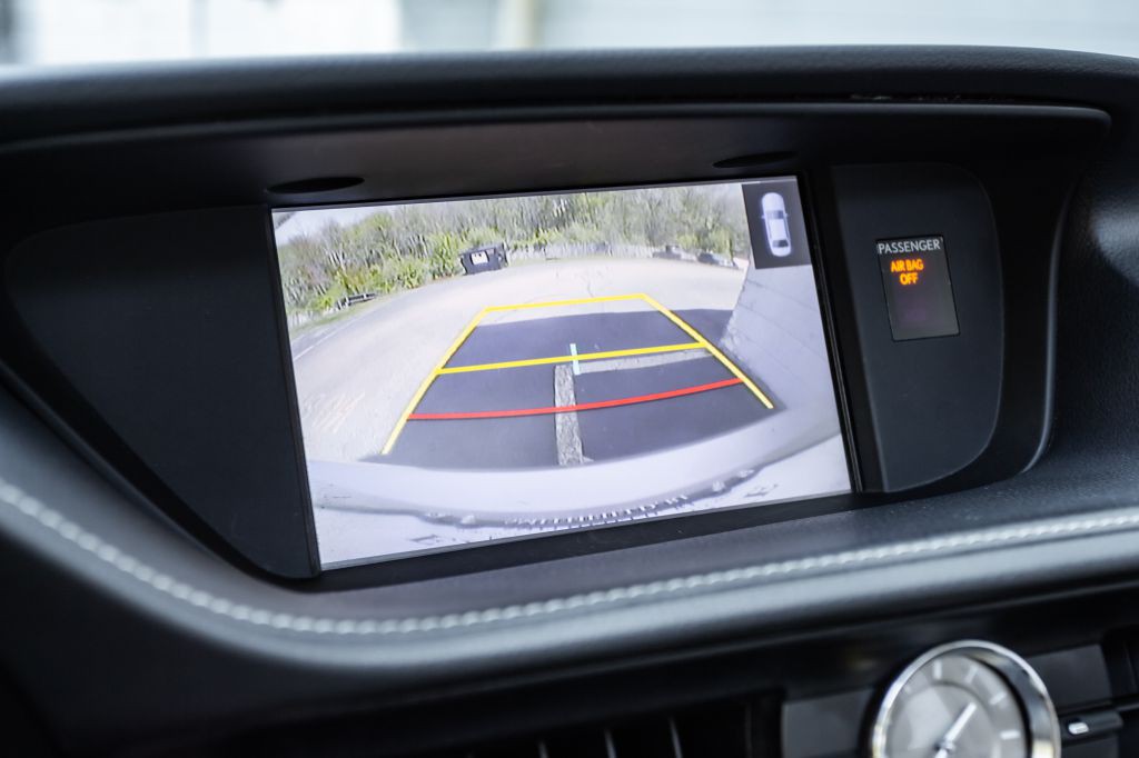 2015 Lexus ES Image 22