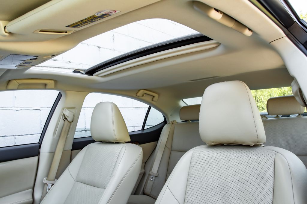 2015 Lexus ES Image 25