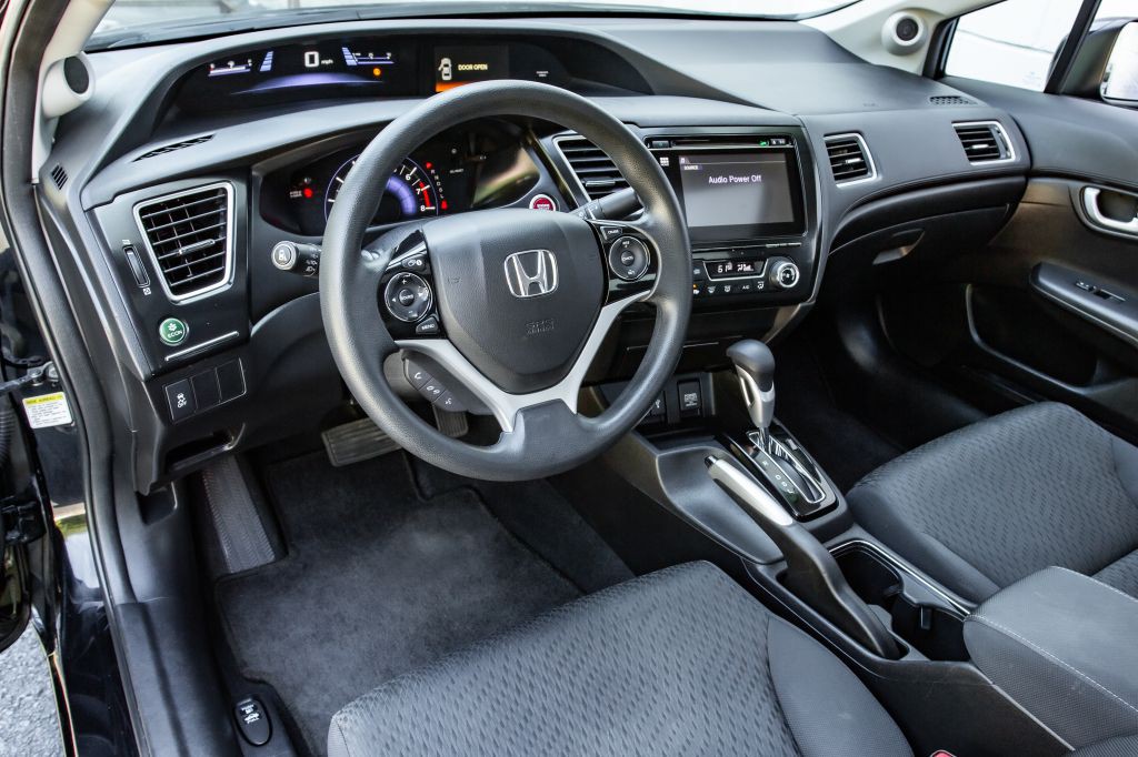 2015 Honda Civic Image 17