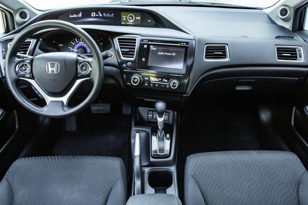 2015 Honda Civic Image 18