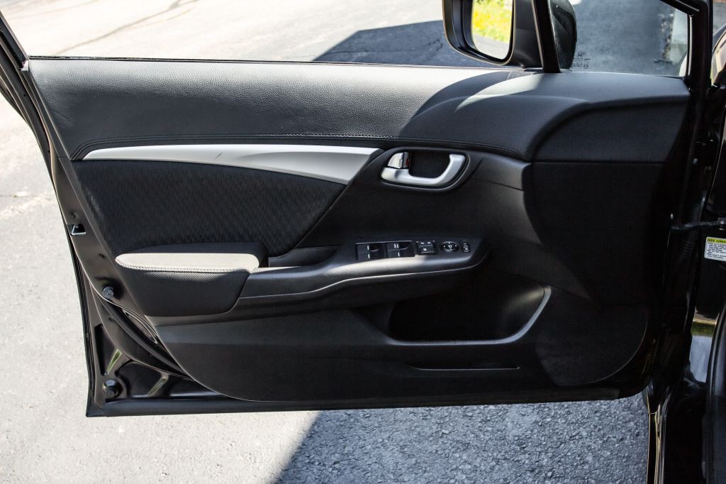 2015 Honda Civic Image 26