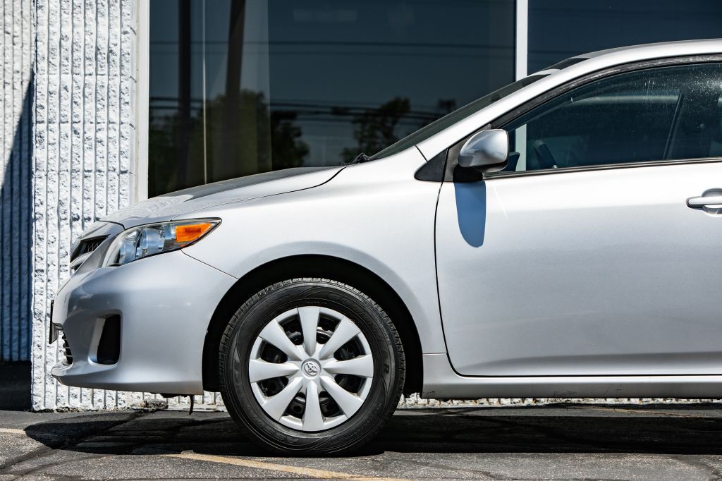 2011 Toyota Corolla Image 11