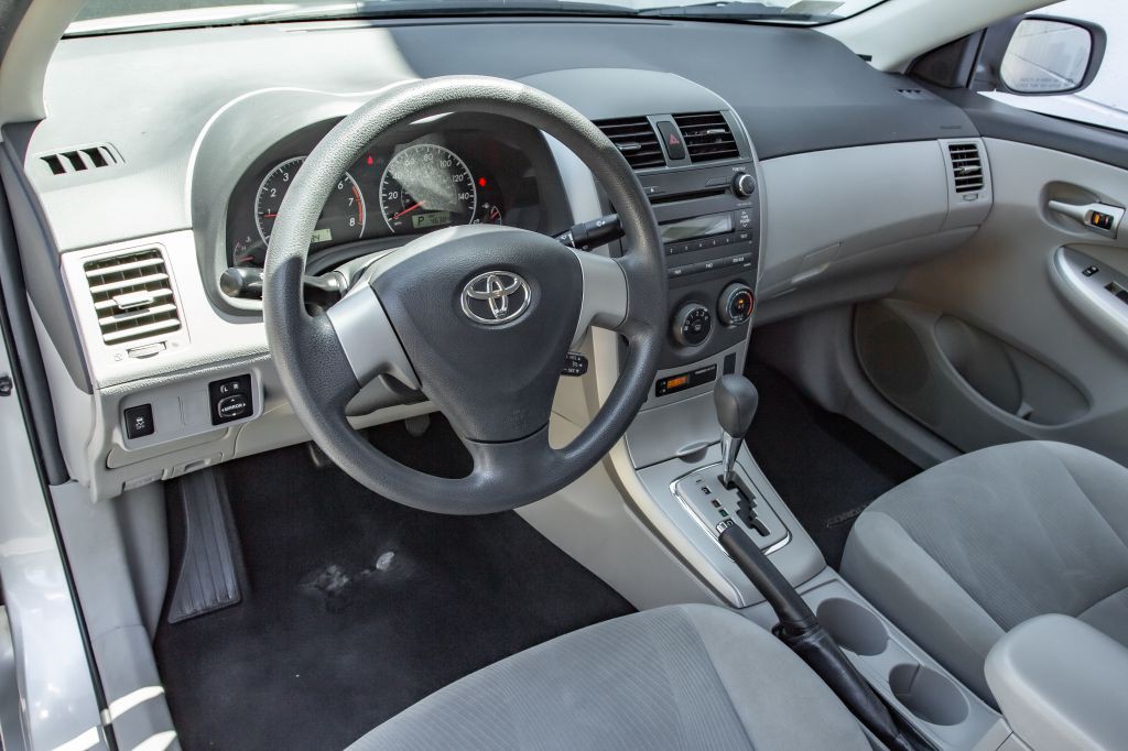 2011 Toyota Corolla Image 17