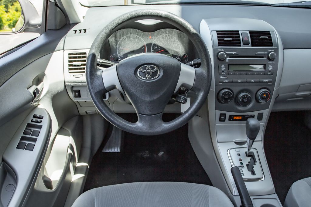 2011 Toyota Corolla Image 19