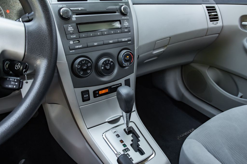2011 Toyota Corolla Image 21