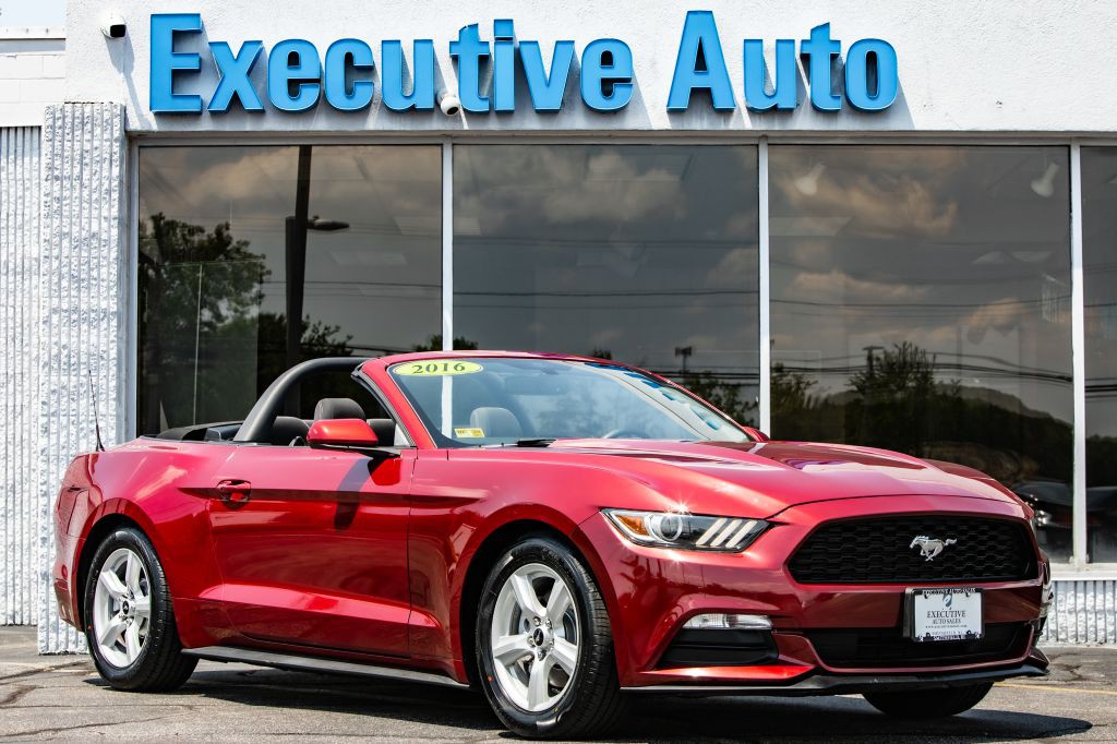 2016 Ford Mustang Image 1