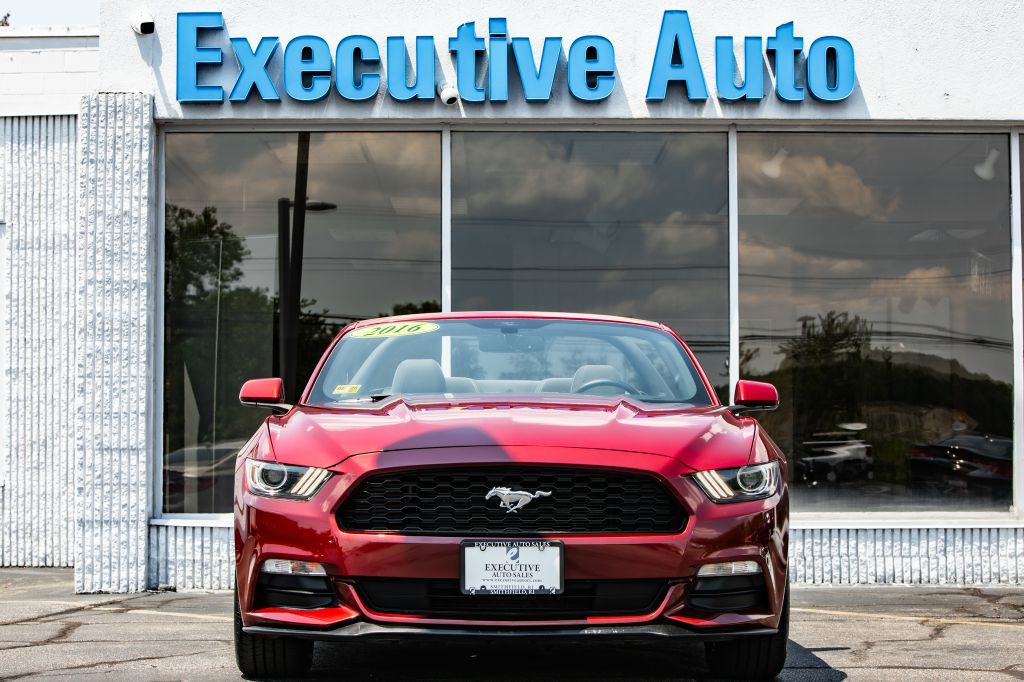 2016 Ford Mustang Image 2