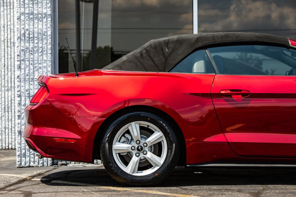 2016 Ford Mustang Image 9