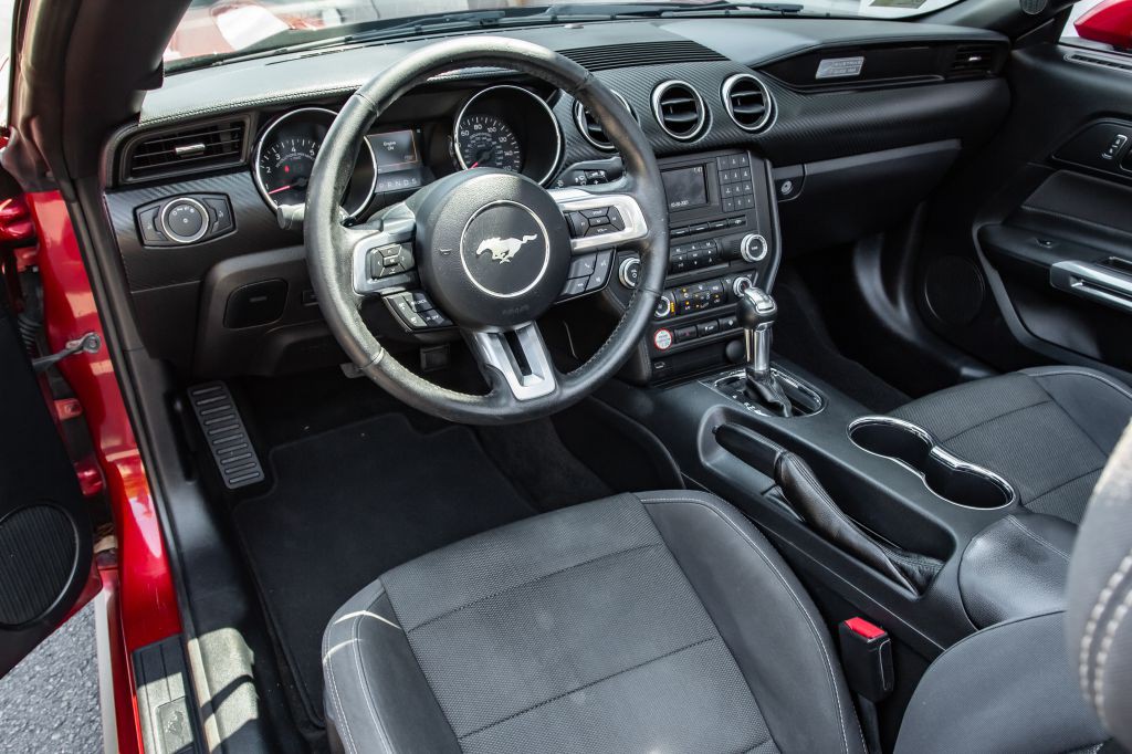 2016 Ford Mustang Image 17