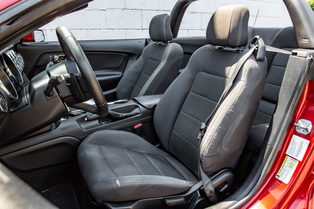 2016 Ford Mustang Image 21