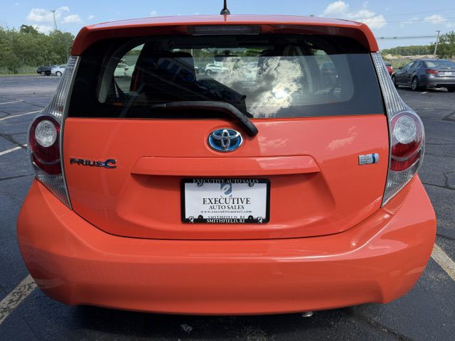 2013 Toyota Prius Image 3