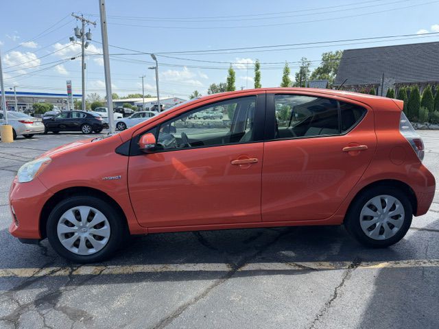 2013 Toyota Prius Image 4