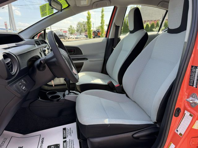 2013 Toyota Prius Image 9