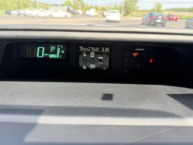 2013 Toyota Prius Image 15