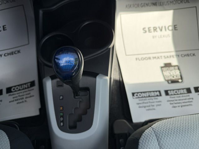 2013 Toyota Prius Image 18