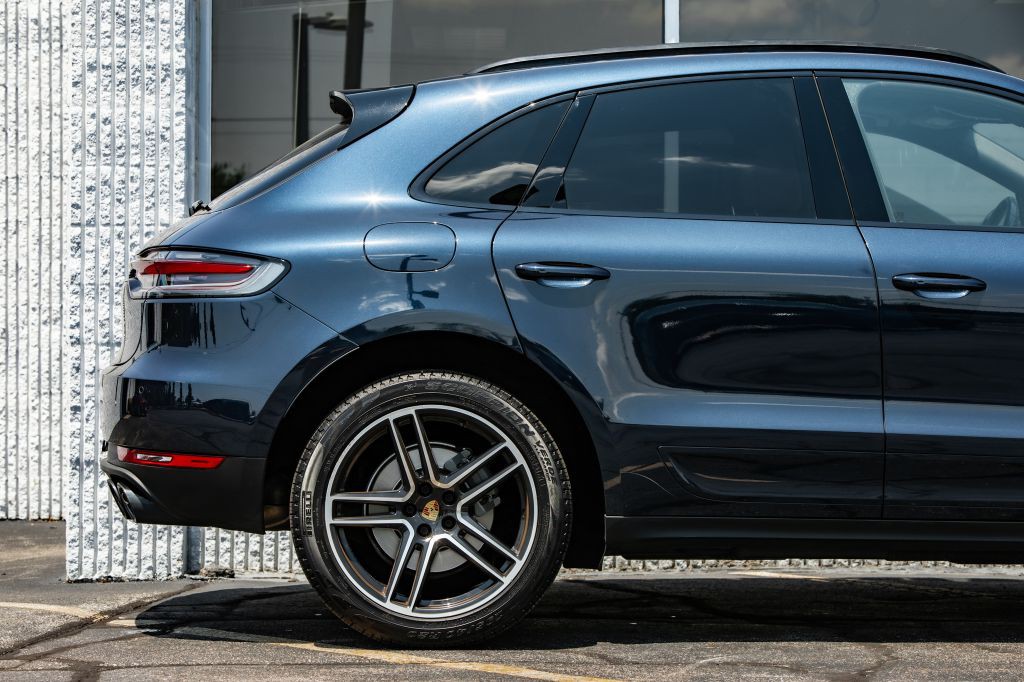 2020 Porsche Macan Image 9