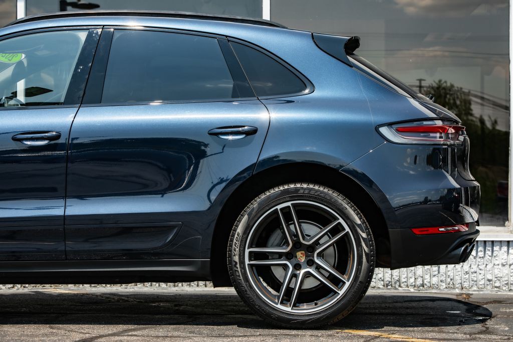 2020 Porsche Macan Image 12