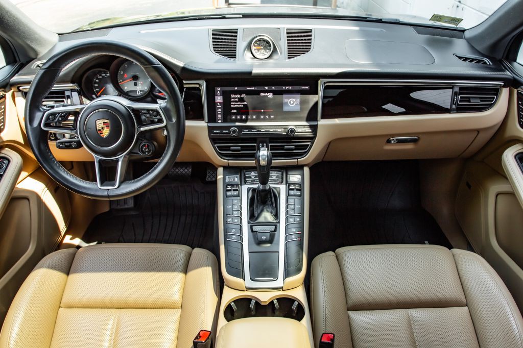 2020 Porsche Macan Image 18