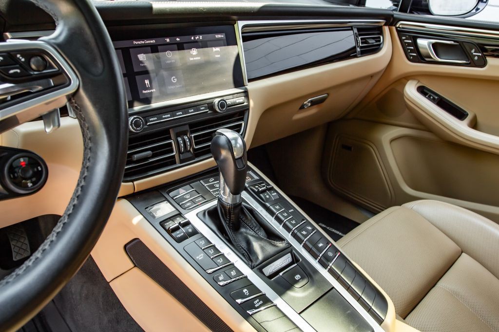 2020 Porsche Macan Image 23